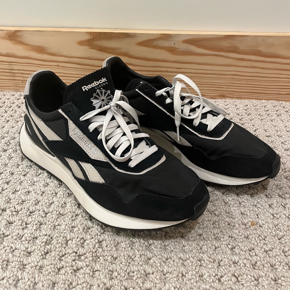 Reebok legacy leather shoes
